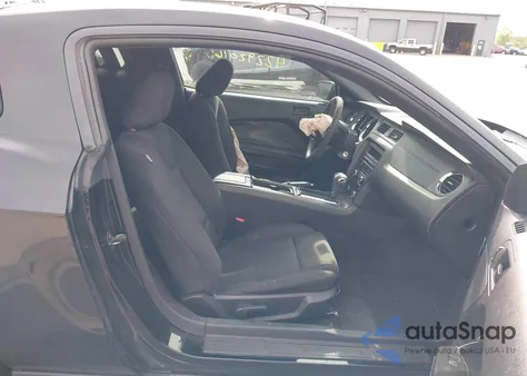 2010 Ford Mustang V6/V6 Premium z USA, uszkodzony, nr VIN 1ZVBP8AN5A5181949